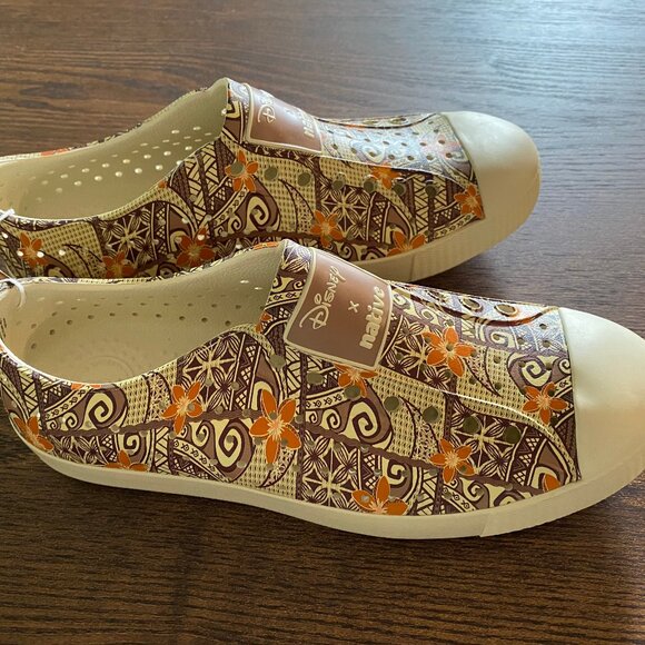 NWT Disney Native Moana Slip On Waterproof Shoes | Women's Size 9, Men's Size 7 - Picture 4 of 10